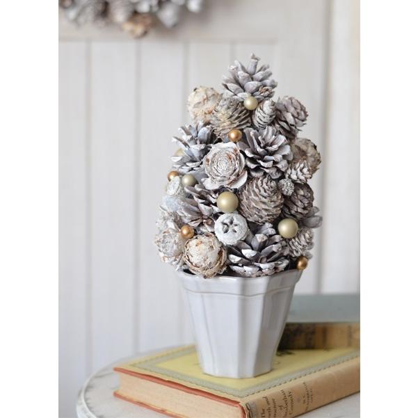 100均材料で「松ぼっくりツリー」を作りました！ クリスマスのハンドメイド・作り方紹介！LEE