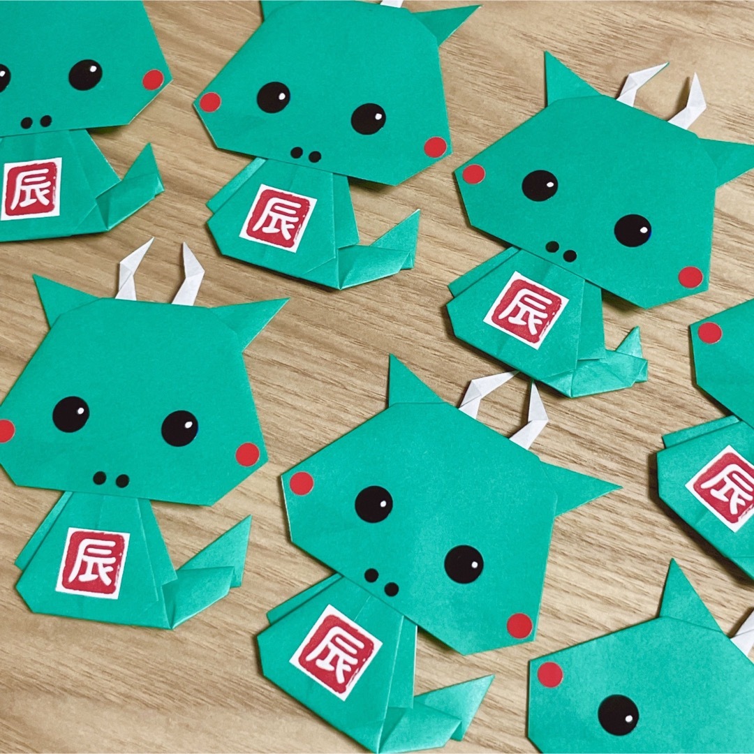 Amazon折り紙 お正月飾り壁面飾り 辰年 鏡餅 門松 だるま 富士山 梅の花正月飾りおもちゃ