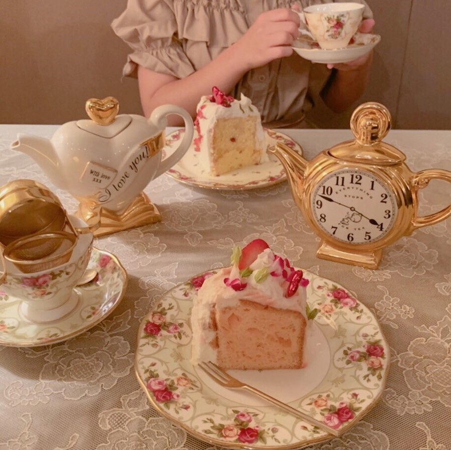 大阪カフェ 量産型TikTok