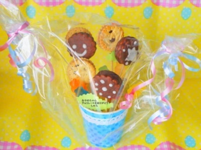 卒園卒業に渡したい映えギフト！セリアで簡単に作れる「お菓子ブーケ」しまかなの暮らしメモ