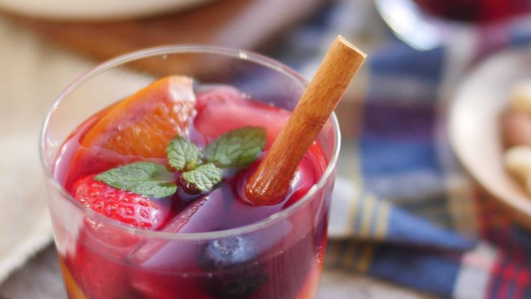 クリスマス期間限定のケーキ2種＆ドリンク3種登場 インスタ映えも叶う！「Christmas Fair」開始 ― 「アニヴェルセルカフェ 表参道」にて12月6日 水 から ― - ニュースリリースアニヴェルセル株式会社 コーポレートサイト