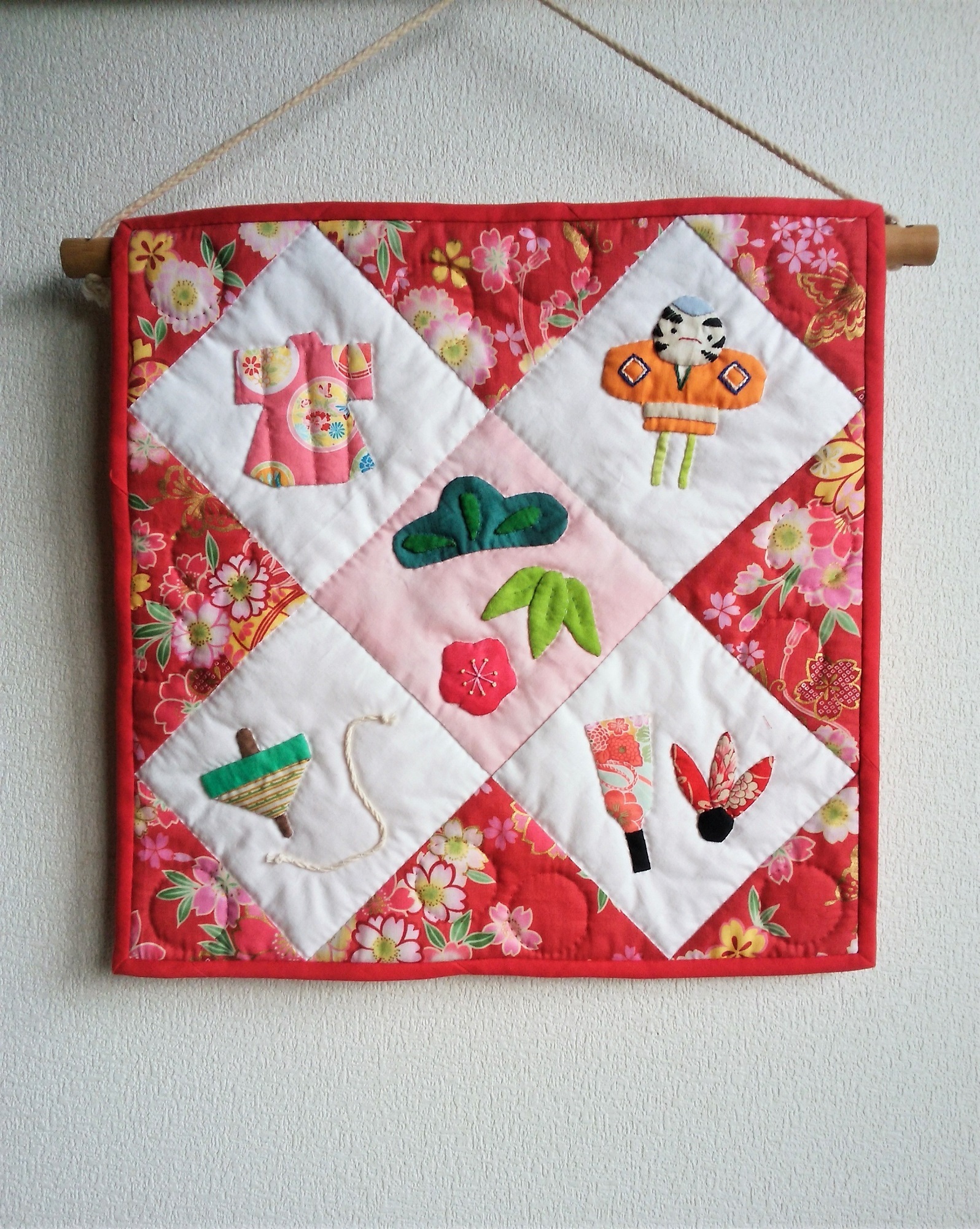 Amazon.co.jp: 『吊りタペストリーお正月』手作りちりめん細工 : おもちゃ