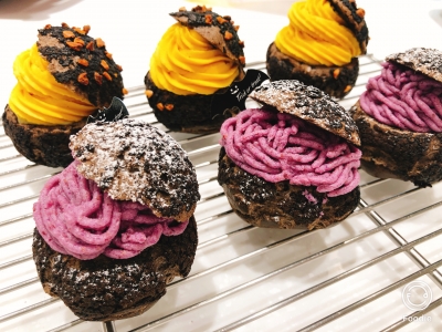 ハロウィンモンスターシュークリーム👻 ・ こんにちは *´꒳`* アートキャンディです。 ハロウィンまであと1週間ですね🎃今週末はあちこちでイベントもあると思うので、ぜひ参加してみて楽しい時間を過ごしてくださいね🙌 ・ アートキャンディアンバサダー@3cafe.mami 様