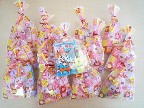 バレンタイン幼稚園児とホットケーキでケーキポップス