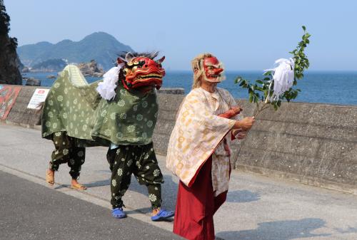 神輿、かけ声 お久しく 銚子千葉毎日新聞