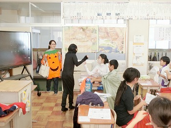 ハロウィンコーナー遊び ^o^- 愛育幼稚園のHPへようこそ