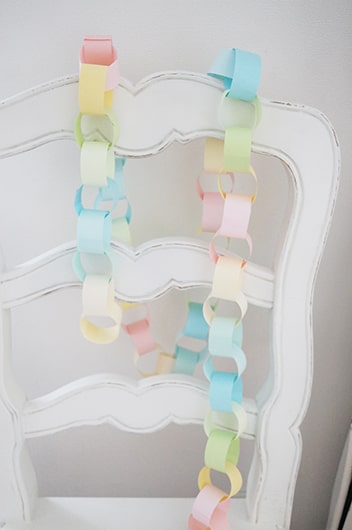 7月工作 七夕飾り作りを楽しもう♪ アレンジ輪飾り保育士を応援する情報サイト 保育と暮らしをすこやかに ほいくらし