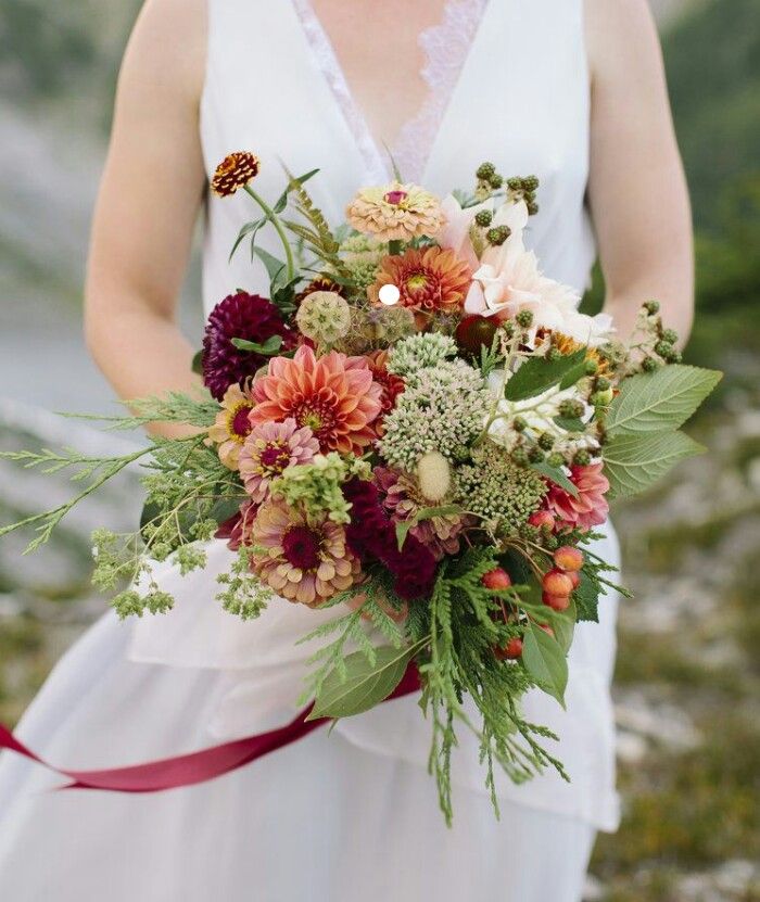 ブーケ アーティフィシャルフラワー 秋の赤いウェディングブーケ 9月に シンビジウムの造花 ブーケ Fleur de citron 通販8965506Creema クリーマ