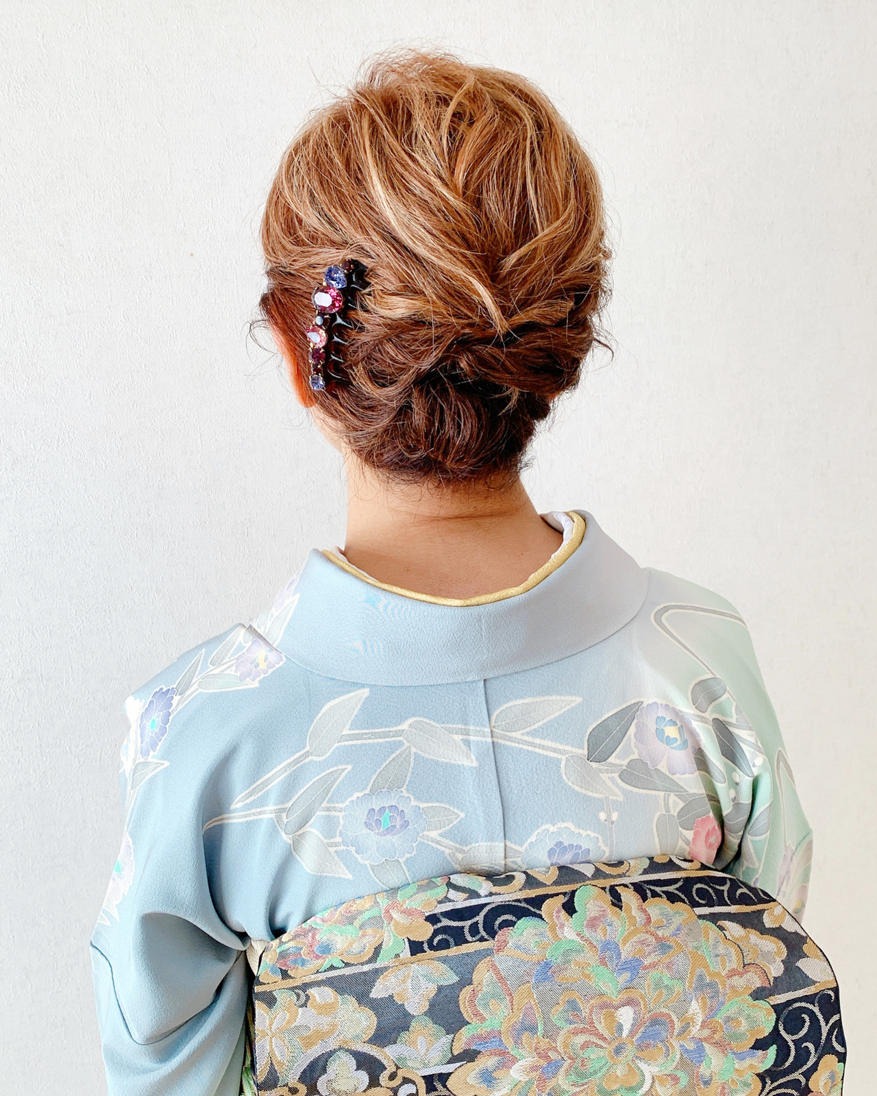 結婚式お母様セット ショートヘアをアップスタイル風にしました。 娘様ご結婚おめでとうございます！ ご自身で留袖を着て行くのだそうです。素敵です *^▽^*結婚式母ヘア留袖ヘア着物ヘアショートヘアショートヘアアレンジアップ風スタイル結婚式