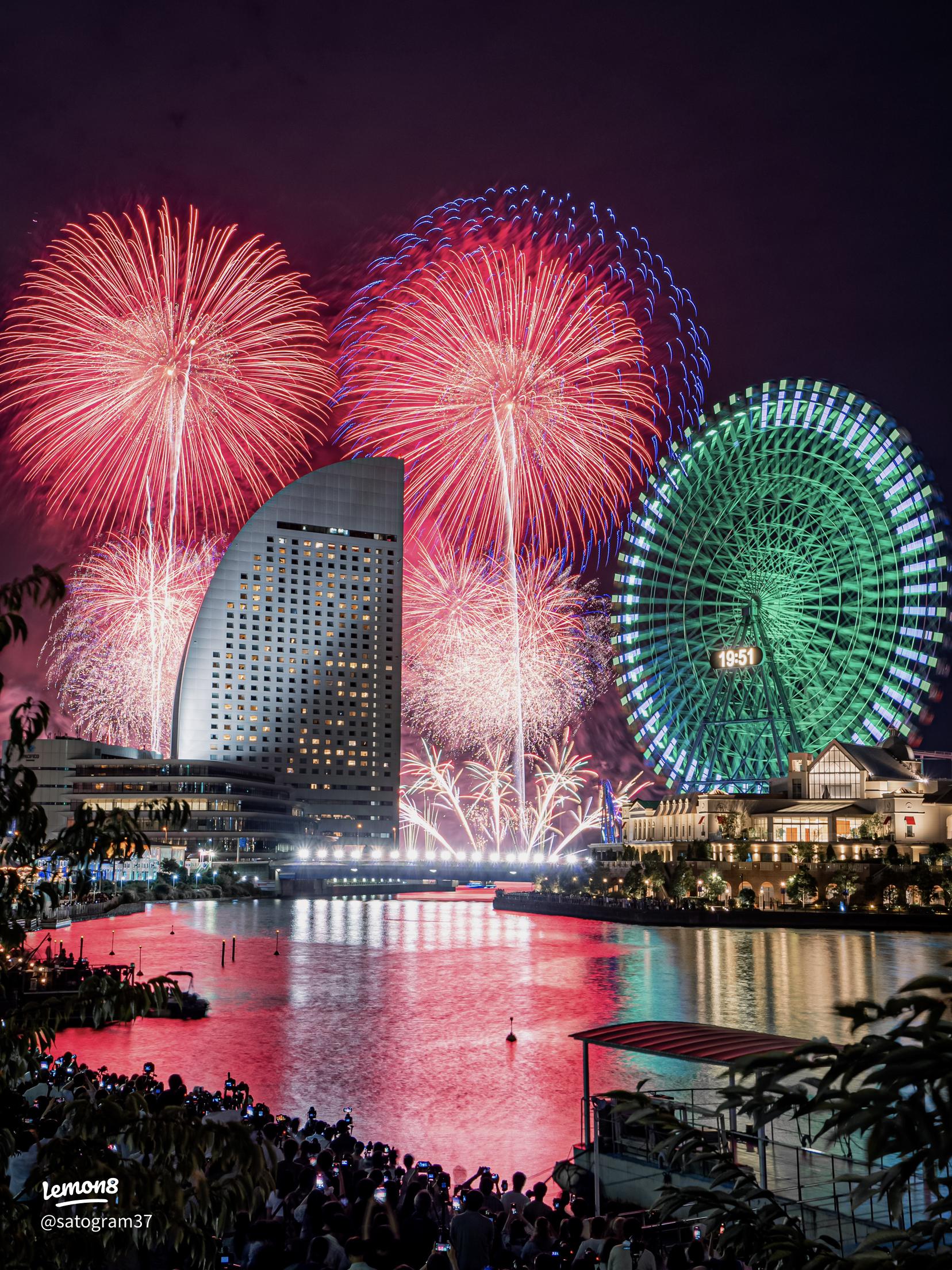 大桟橋から見たみなとみらいの花火の写真素材92776295- PIXTA