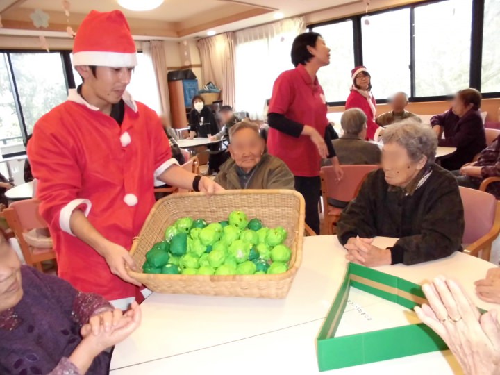 しずはうす ２階フロア『クリスマス会』しずはらノート京都医療法人稲門会_精神科病院・老人保健施設