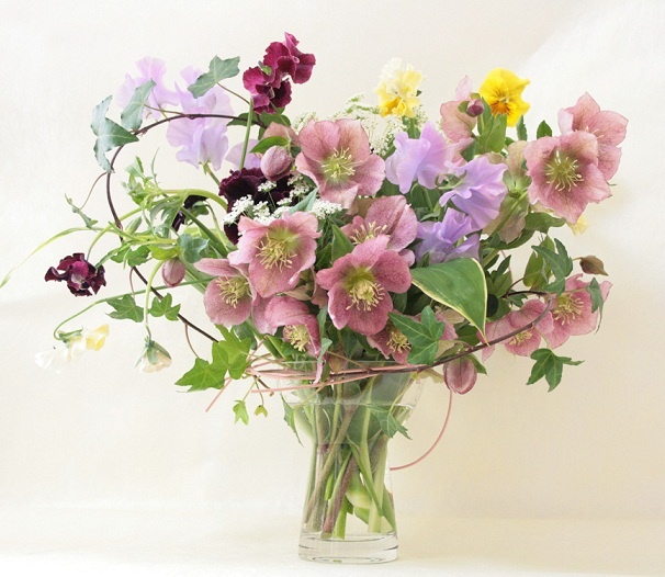 クリスマスローズの花言葉・歴史・伝説をご紹介。魔除や受験のお守りにもハンドメイド、手作り通販・販売のCreema