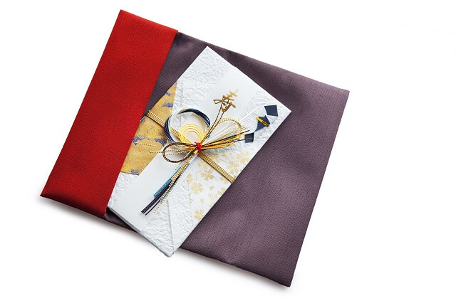 ギフト券の包み方 プレゼントラッピングの簡単・手軽なやり方