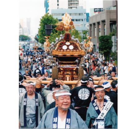 三年に一度 月島・佃の住吉神社例大祭 水かけ祭り 見てきました - 勝どきに住む共働き夫婦の地元情報ブログ ときどき月島