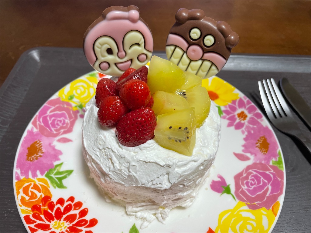 男の子？女の子？ジェンダーリビールケーキこんにちは、コンフェッティです。 本日3 30 木 はランチのみ営業です。 「ジェンダーリビールケーキ」のご案内です。コンフェッティのお客様リクエストから誕生した特製ケーキ。 ジェンダーリビールとは、赤ちゃんの性別