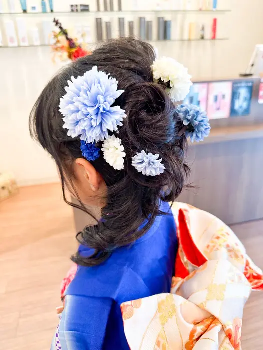 ←他の投稿はここから, \ 簡単可愛い浴衣アレンジ🩷, 夏休み始まったねーー🌻, 夏祭りに浴衣着たら, この髪型やってみてね🥰,楽しい夏祭りにしよう🙌, 〜〜〜〜〜〜〜〜〜〜〜〜〜〜⠀, ⠀, 不器用でもできる子供ヘアアレンジ👧🏻🩷, ⠀, 🤍簡単5分以内でできる髪型, 🤍 娘もママも笑顔でいる, 🤍 今しかない子育ての時間大切にしよ, 参考になったらぜひ「♡」や保存をしてね！,