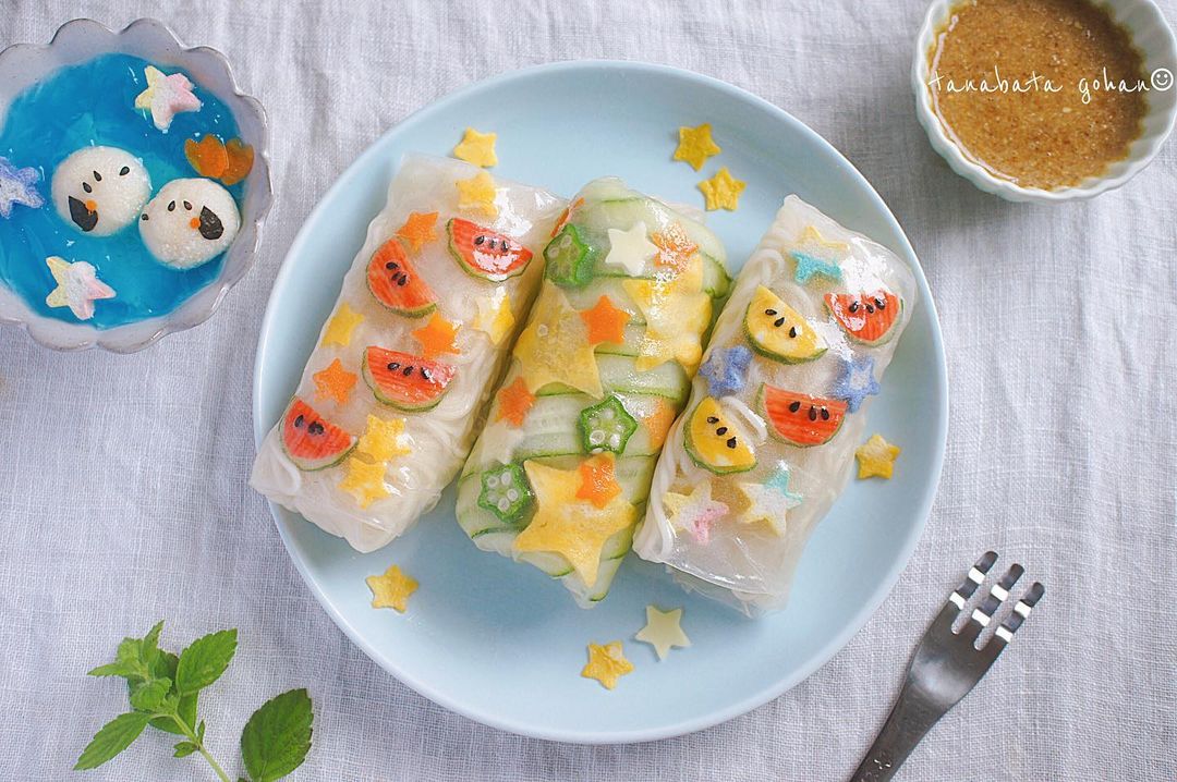 ▫️七夕ご飯🎋▫️ ・ 今年は1日早めに七夕ごはんに⭐️ ・ ▪️menu▪️ ・ ▫️手毬寿司🍣マグロ、サーモン、イカ、鯛、ローストビーフ▫️素麺 ▫七夕ゼリー ・おうちごはん よるごはん クッキングラム 夕食 夕飯 ごはん記録 手料理 インスタフード 料理記録