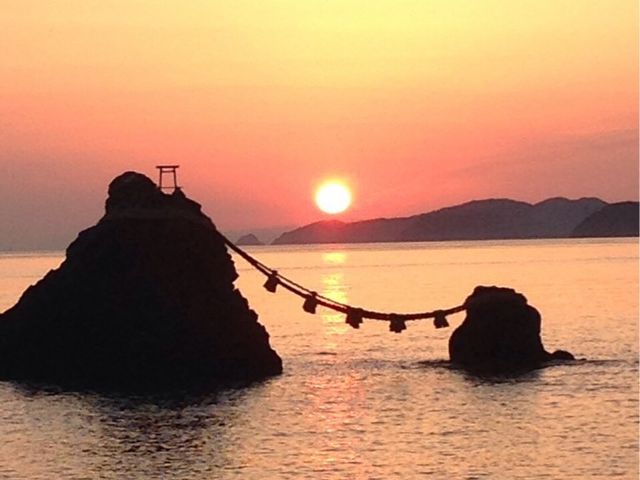 日の出 夫婦岩 二見ヶ浦 朝日の写真素材 - PIXTA