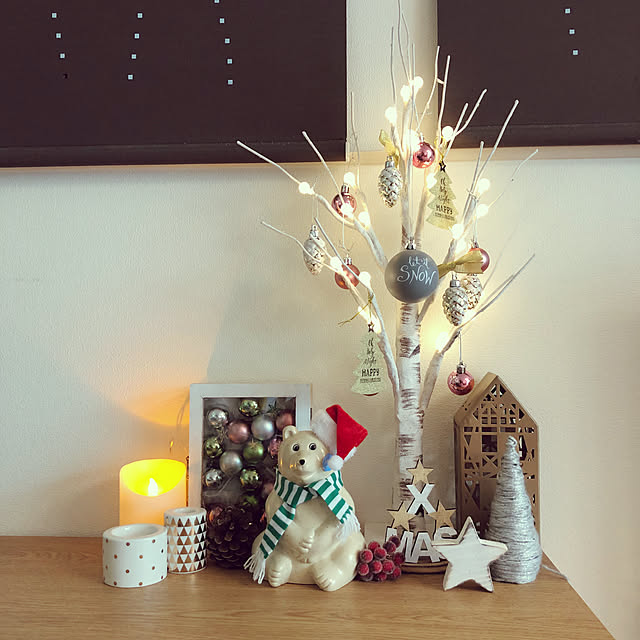 100均DIY ダイソー、セリアの材料で光るクリスマスツリー。ふわふわ可愛いミニツリーの作り方。Table Top Christmas Tree