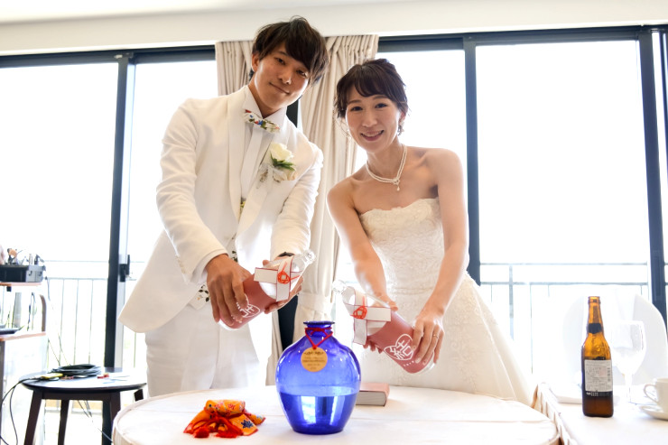 いま流行中！「水合わせの儀」をアレンジした結婚式の新演出