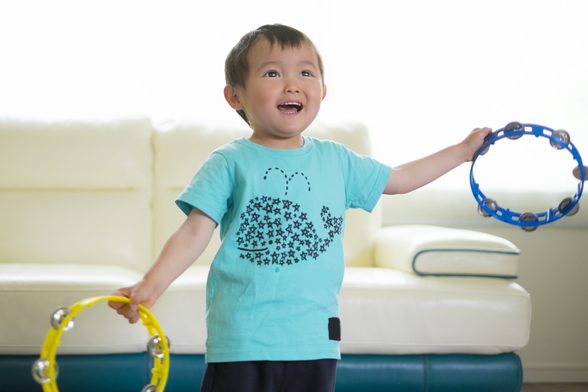 子どもが喜ぶ手作り楽器！保育に取り入れるねらいやアイデアなどお役立ち情報保育求人ラボ