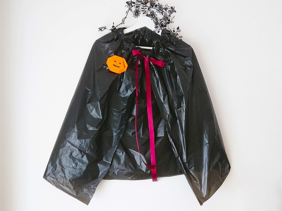 ドラキュラマント100均材料３つで簡単DIY 製作30分！こどものハロウィン衣装手作り💖 - kuchakunのブログ：注文住宅と庭と家族の育児記録