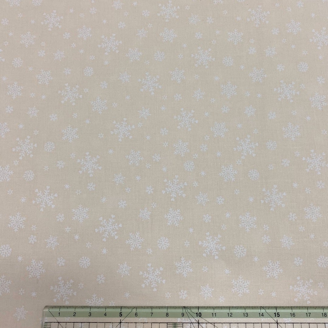 シーチング 生地 クリスマス柄 クリスマス三角パッチワーク調 クリスマスハウス トランプサンタ 汽車に乗ったサンタ 気球に乗ったサンタ 手芸綿100％ 布 : 手芸のfairylace - 通販 - Yahoo!ショッピング