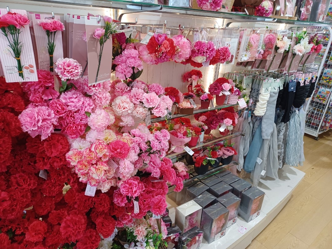 2021 ダイソーに母の日プチプラコスメやカーネーションがいっぱい