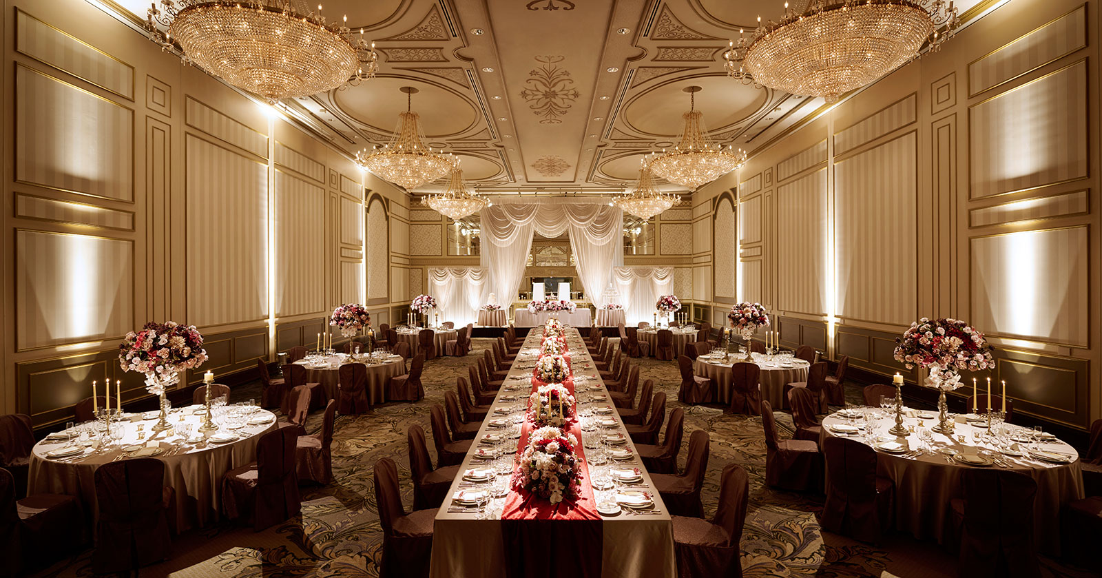 披露宴とは？結婚式との違いや流れ、ドレス選びのポイントと人気の演出をチェックomotte magazine fromANNIVERSAIRE記念日にまつわるマガジン