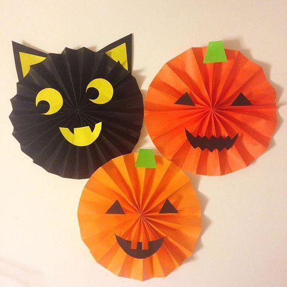 子供と一緒に楽しめる♪ 簡単工作でハロウィン小物を手作りしよう