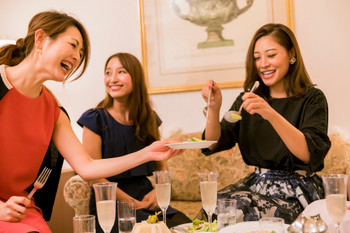 ホテルでご褒美女子会！ 大阪でおすすめの2021年クリスマスアフタヌーンティー3選MORE