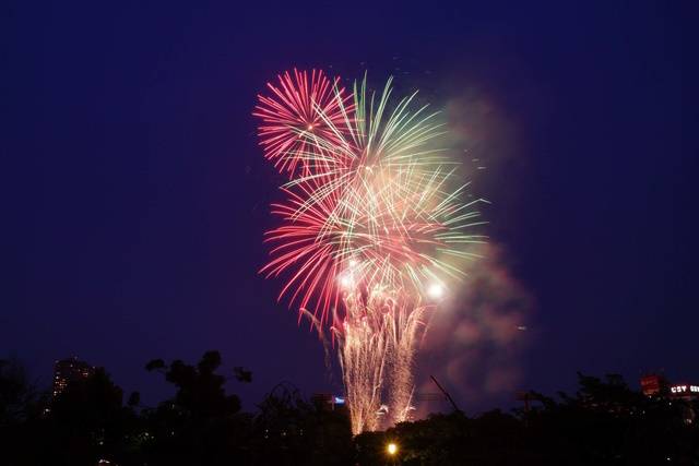 天神祭」3,000発の奉納花火や船100隻の提灯輝く“火と水の祭典”、大阪・大川で - Peachy ピーチィ- ライブドアニュース