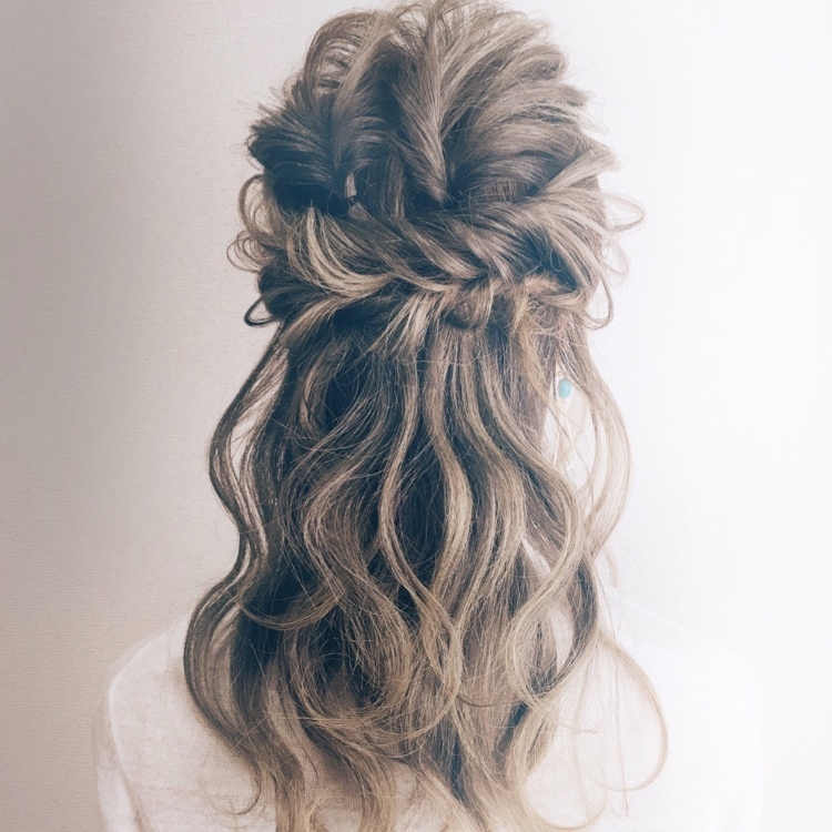 大人女子のためのカチューシャアレンジ♡ - 結婚式のドレスレンタルはパーティドレススタイル