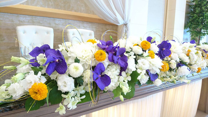 秋の結婚式での装花について！季節感あふれる装花コーディネートをご紹介ゼロハピ全額後払いで貯金0円でもできる大阪限定の格安結婚式