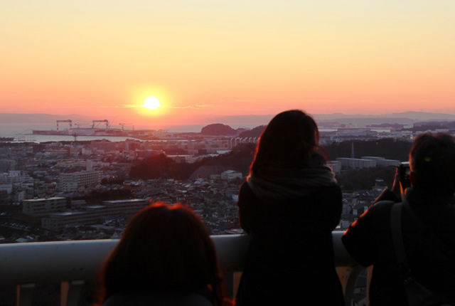 初日の出2025 横浜大さん橋