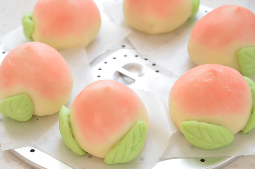 桃饅頭で古希のお祝い : madameHのバラ色の人生