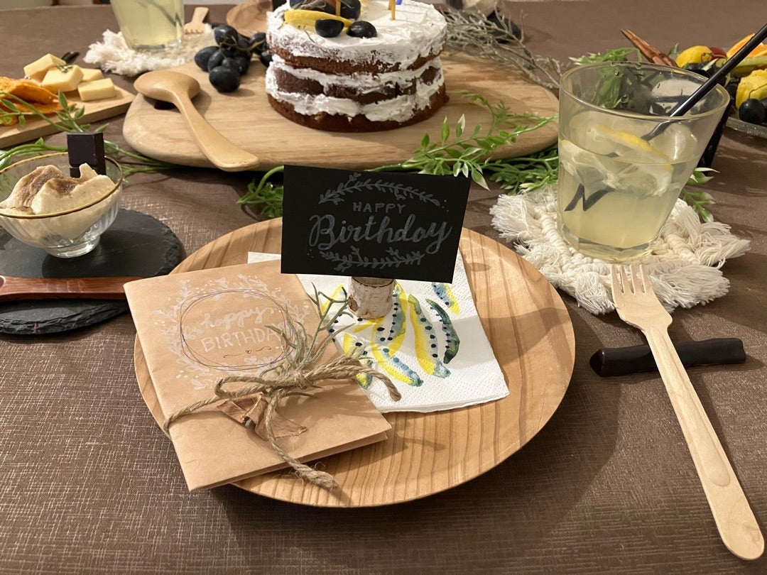 誕生日飾り付け 100均TikTok