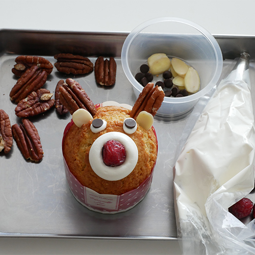 手作りシュトーレンとトナカイマフィンLEE