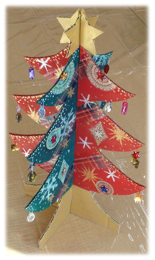 送料無料 ミニクリスマスツリー キット ダンボール 段ボール 子供 クリスマス xmas 飾り コンパクト オリジナル おしゃれ オーナメントナチュラル シンプル デコレーション パーティ ハンドメイド 工作 小学生 保育園 幼稚園 インテリア 知育 兄弟 姉妹 創造力 ツリー