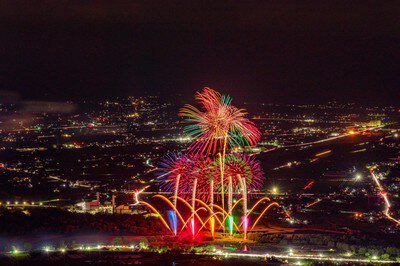 安倍川花火大会』2025年は中止！静岡市の夏の風物詩！ - 静岡市観光＆グルメブログ『みなと町でも桜は咲くら』