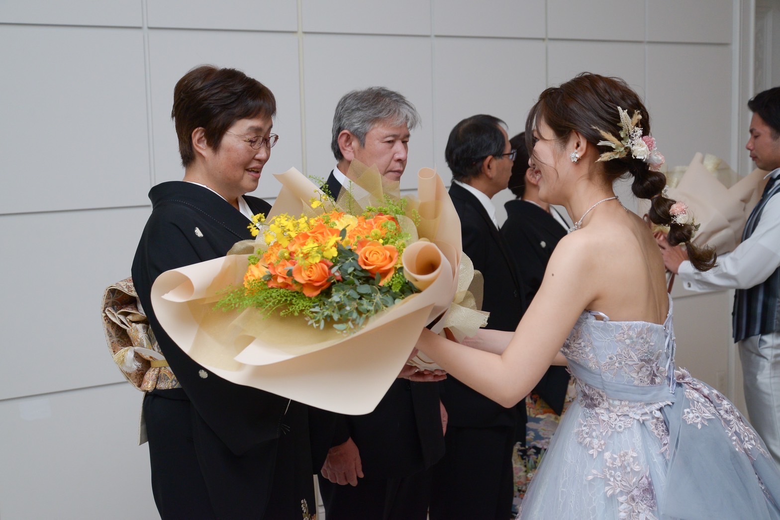 結婚式両親贈呈用の花束は持ち込みOK？予算や選び方 準備の段取りをチェックおしゃれな神戸のお花屋さんグラウンドのコラム