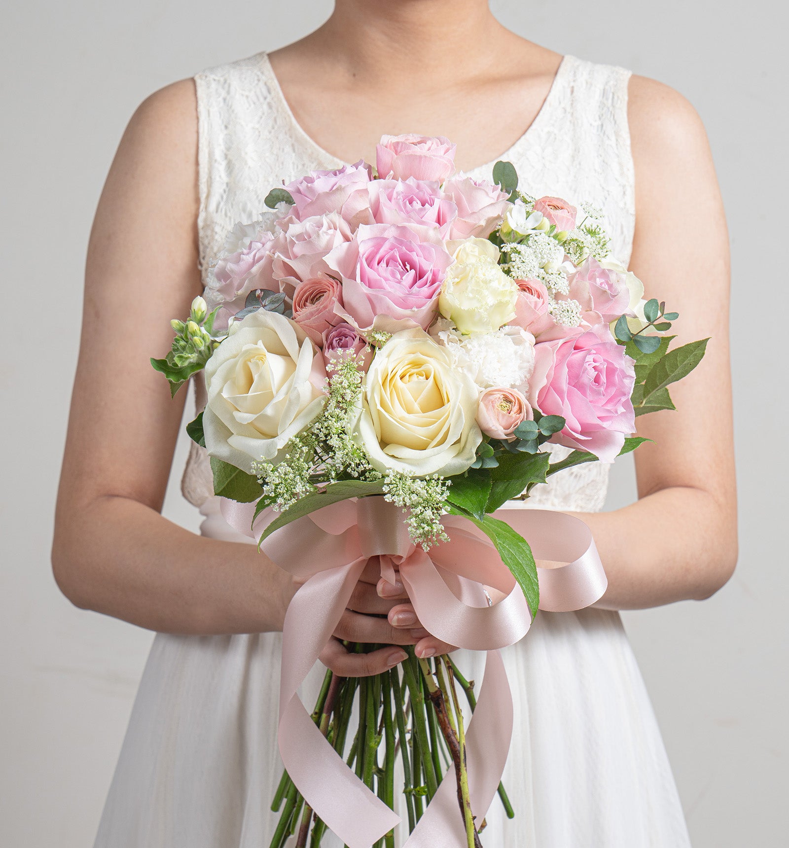 ウェディングブーケのトレンドは？色や形、花の流行りを調査！ 結婚業界スタッフ座談会みんなのウェディングニュース