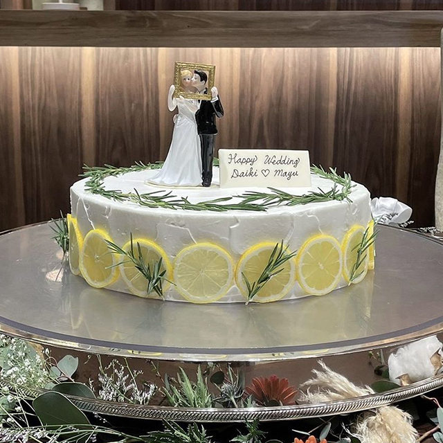 ケーキトッパーでウェディングケーキを華やかに！マネしたくなるアイデア集結婚ラジオ結婚スタイルマガジン