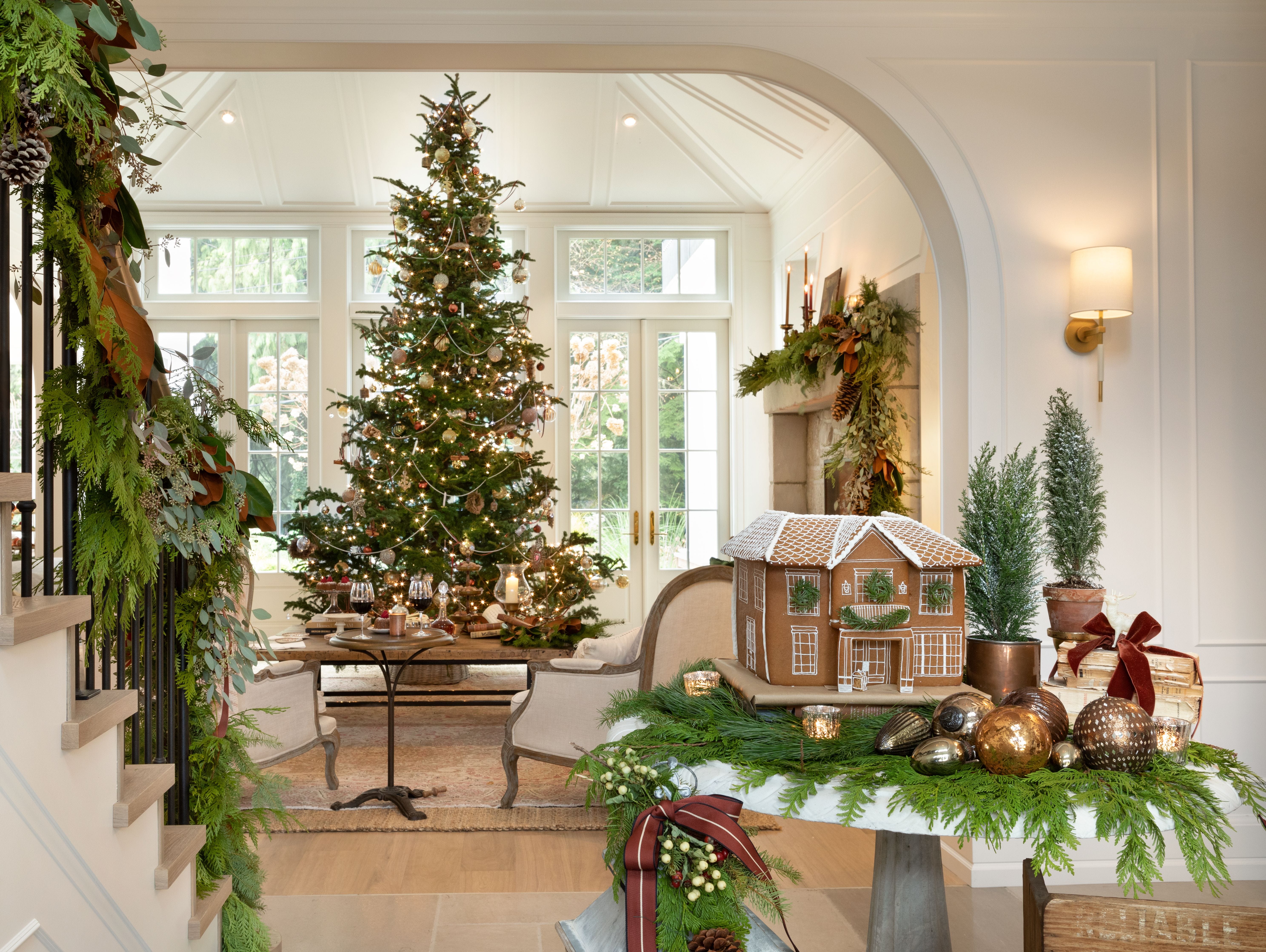 おしゃれなクリスマスのカラー配色もうすぐクリスマス！この時期によく目にするのは、赤と緑の配色ですね。 今回は、クリスマスをテーマにおしゃれな配色をご紹介します！せひ、ご活用ください♪ \キャリアも子育ても叶える働き方について情報発信中