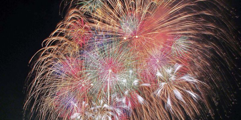 4尺玉」花火、ギネス記録に 世界最重量と認定 - 日本経済新聞