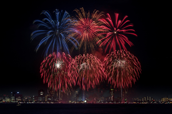 シーサイドももち 花火ファンタジアＦＵＫＵＯＫＡ ＜12,000発＞久留米近郊の花火大会 まいぷれ 久留米市