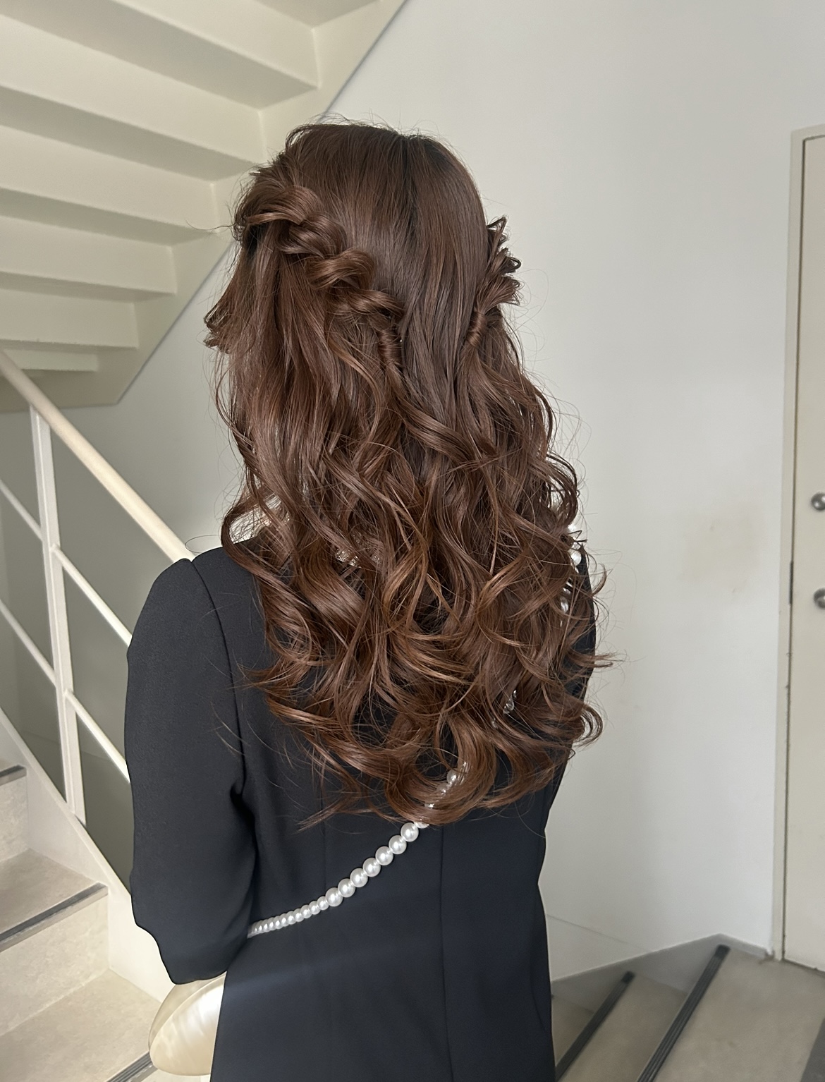 イラスト・写真 ハーフツインの可愛いアレンジ5選。大人っぽく見える方法とつくり方bis ビス