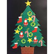 壁面飾りの作成『ブルーのクリスマスツリー』特別養護老人ホーム高浜安立荘