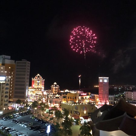 沖縄 美浜アメリカンビレッジの花火の写真素材97472652- PIXTA