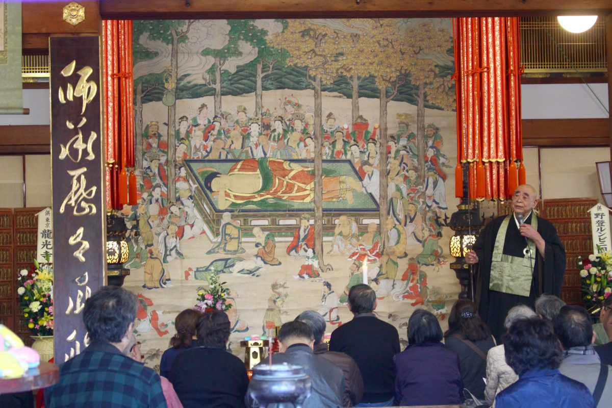 今日は三重県鈴鹿市寝釈迦祭り 最中雪がチラチラ霰も降ってきた 荷物は8つのテーブルの下に入れ込んだ照ったり雲ったり雪、霰、大変なMarche。寝釈迦祭り は昔から１日は必ず雨が降ると言い伝えがあるときいてsiro